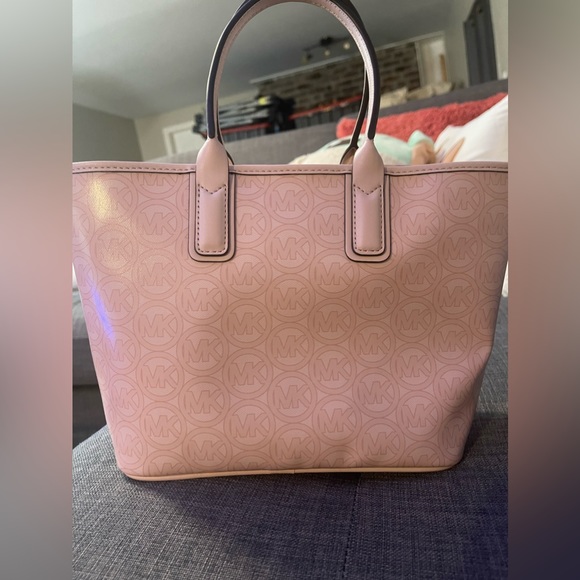 LIKE NEW MICHAEL KORS Jodie Small Logo Jacquard Tote Bag - Picture 6 of 8